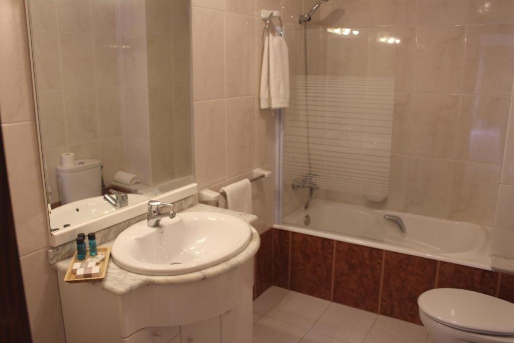 Hotel La Zubia , Granada Extérieur photo